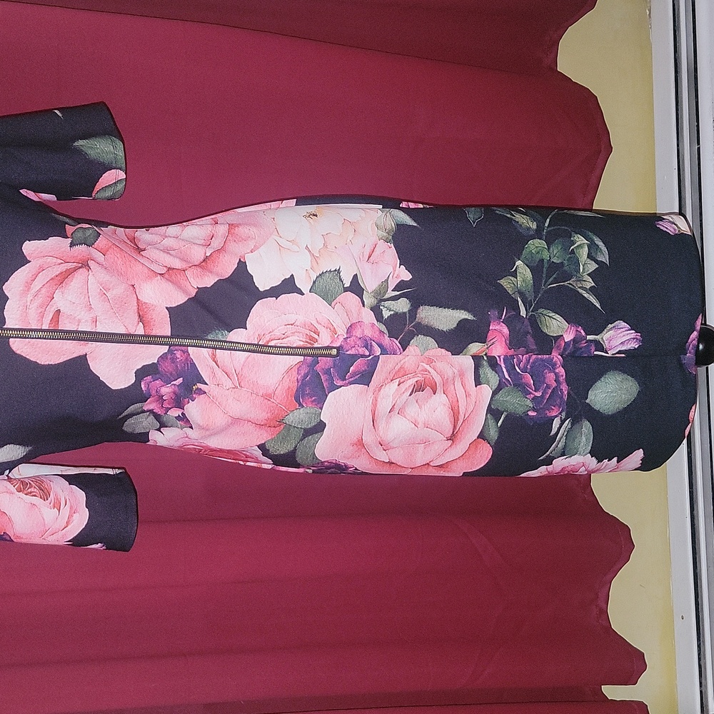 Below the knee 👗 dress - Picture 6 of 8